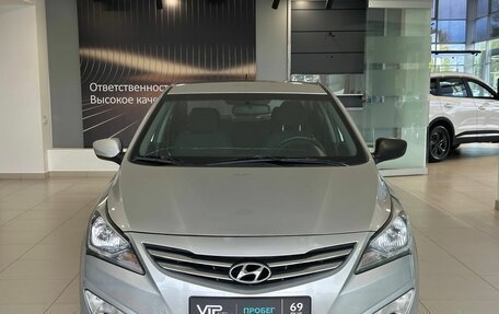 Hyundai Solaris II рестайлинг, 2015 год, 767 000 рублей, 2 фотография