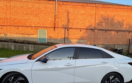 Hyundai Elantra, 2023 год, 1 900 000 рублей, 2 фотография