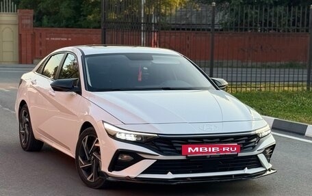 Hyundai Elantra, 2023 год, 1 900 000 рублей, 6 фотография