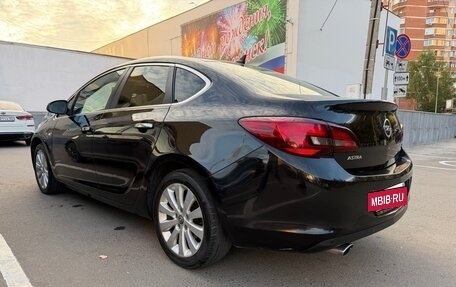 Opel Astra J, 2012 год, 850 000 рублей, 2 фотография