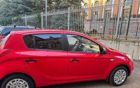 Hyundai i20 IB рестайлинг, 2010 год, 650 000 рублей, 2 фотография