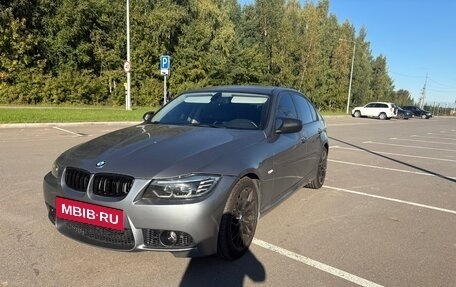 BMW 3 серия, 2011 год, 999 999 рублей, 2 фотография