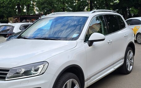 Volkswagen Touareg III, 2017 год, 3 220 000 рублей, 2 фотография
