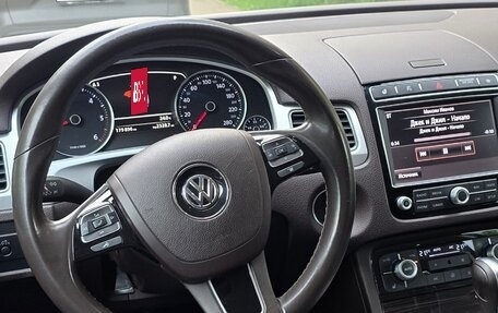 Volkswagen Touareg III, 2017 год, 3 220 000 рублей, 11 фотография