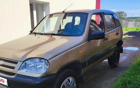 Chevrolet Niva I рестайлинг, 2005 год, 220 000 рублей, 1 фотография