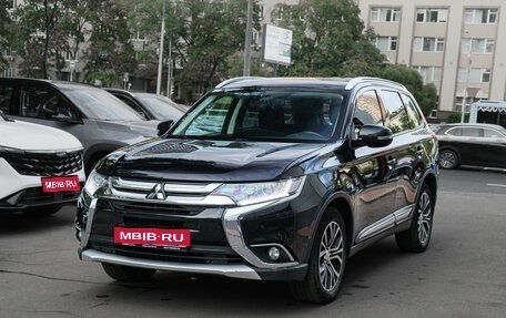 Mitsubishi Outlander III рестайлинг 3, 2018 год, 2 250 000 рублей, 1 фотография