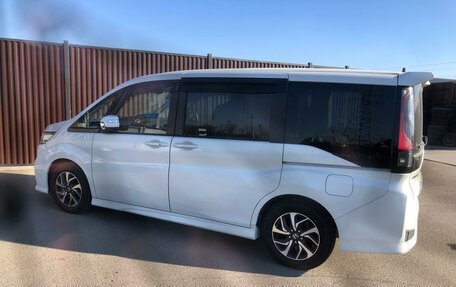 Honda Stepwgn IV, 2020 год, 2 400 000 рублей, 2 фотография