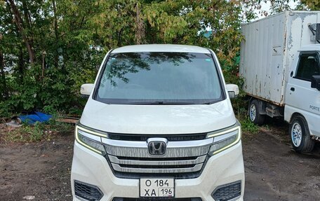 Honda Stepwgn IV, 2020 год, 2 400 000 рублей, 5 фотография