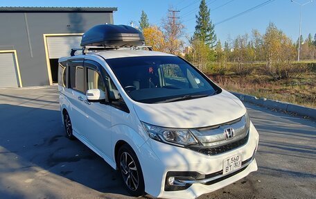 Honda Stepwgn IV, 2015 год, 2 300 000 рублей, 2 фотография