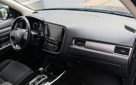 Mitsubishi Outlander III рестайлинг 3, 2018 год, 2 250 000 рублей, 7 фотография