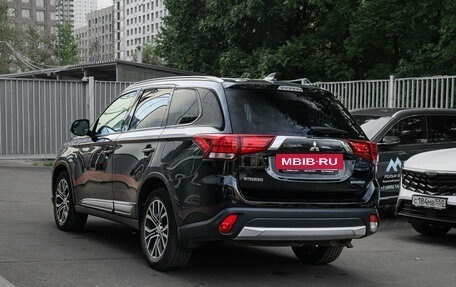 Mitsubishi Outlander III рестайлинг 3, 2018 год, 2 250 000 рублей, 6 фотография