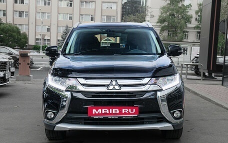 Mitsubishi Outlander III рестайлинг 3, 2018 год, 2 250 000 рублей, 2 фотография