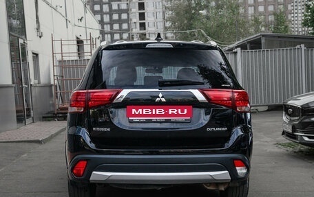 Mitsubishi Outlander III рестайлинг 3, 2018 год, 2 250 000 рублей, 5 фотография