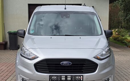 Ford Tourneo Connect II рестайлинг, 2022 год, 1 950 000 рублей, 2 фотография