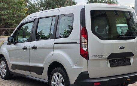 Ford Tourneo Connect II рестайлинг, 2022 год, 1 950 000 рублей, 5 фотография