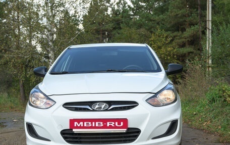 Hyundai Solaris II рестайлинг, 2014 год, 740 000 рублей, 3 фотография
