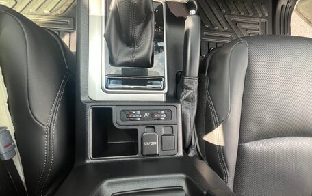 Toyota Land Cruiser Prado 150 рестайлинг 2, 2021 год, 7 100 000 рублей, 8 фотография