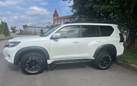 Toyota Land Cruiser Prado 150 рестайлинг 2, 2021 год, 7 100 000 рублей, 2 фотография