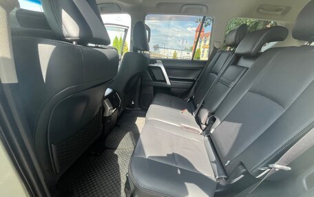 Toyota Land Cruiser Prado 150 рестайлинг 2, 2021 год, 7 100 000 рублей, 10 фотография