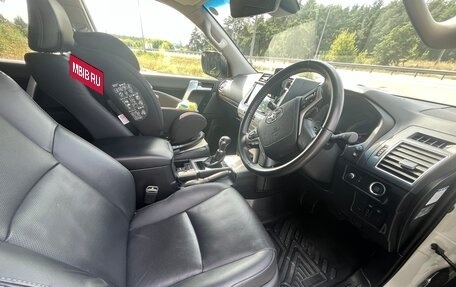 Toyota Land Cruiser Prado 150 рестайлинг 2, 2021 год, 7 100 000 рублей, 6 фотография