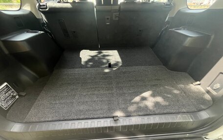Toyota Land Cruiser Prado 150 рестайлинг 2, 2021 год, 7 100 000 рублей, 12 фотография
