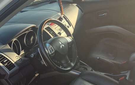 Mitsubishi Outlander III рестайлинг 3, 2011 год, 1 450 000 рублей, 10 фотография