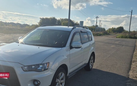 Mitsubishi Outlander III рестайлинг 3, 2011 год, 1 450 000 рублей, 4 фотография