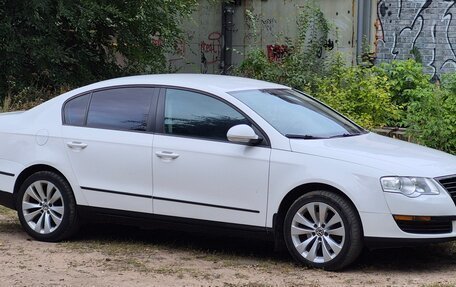 Volkswagen Passat B6, 2010 год, 690 000 рублей, 2 фотография
