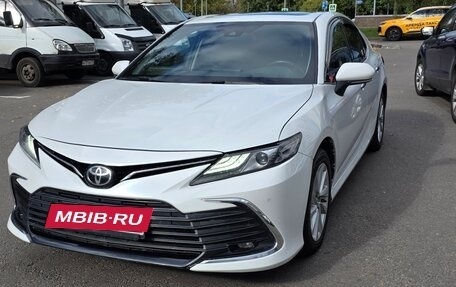 Toyota Camry, 2022 год, 2 800 000 рублей, 3 фотография