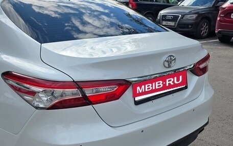 Toyota Camry, 2022 год, 2 800 000 рублей, 6 фотография