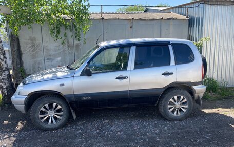 Chevrolet Niva I рестайлинг, 2003 год, 205 000 рублей, 3 фотография