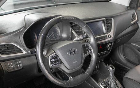 Hyundai Solaris II рестайлинг, 2018 год, 800 000 рублей, 5 фотография