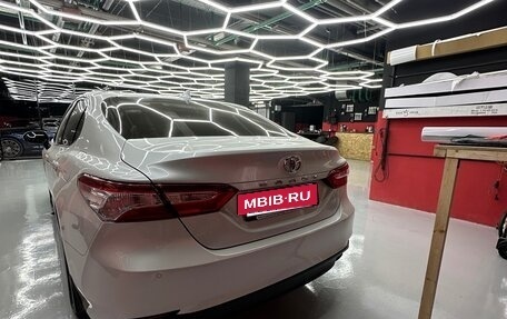 Toyota Camry, 2020 год, 3 190 000 рублей, 6 фотография