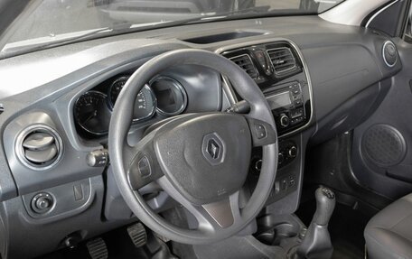 Renault Logan II, 2015 год, 660 000 рублей, 5 фотография
