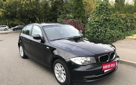 BMW 1 серия, 2011 год, 850 000 рублей, 2 фотография