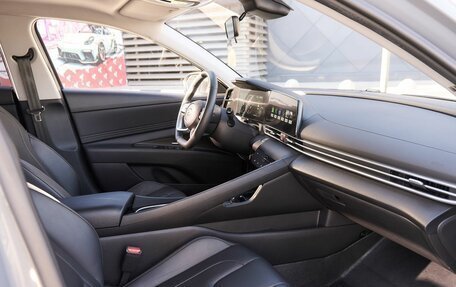 Hyundai Elantra, 2022 год, 2 200 000 рублей, 6 фотография