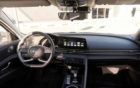 Hyundai Elantra, 2022 год, 2 200 000 рублей, 7 фотография
