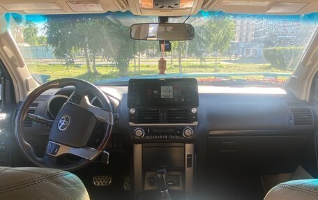 Toyota Land Cruiser Prado 150 рестайлинг 2, 2010 год, 2 500 000 рублей, 9 фотография