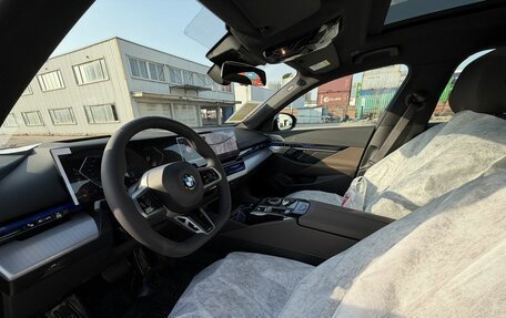 BMW 5 серия, 2025 год, 9 490 000 рублей, 4 фотография