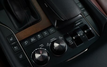 Lexus LX III, 2016 год, 4 999 077 рублей, 20 фотография