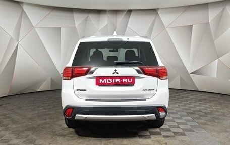 Mitsubishi Outlander III рестайлинг 3, 2018 год, 2 390 000 рублей, 8 фотография