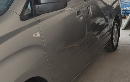 Hyundai Grand Starex Grand Starex I рестайлинг 2, 2011 год, 1 500 000 рублей, 5 фотография