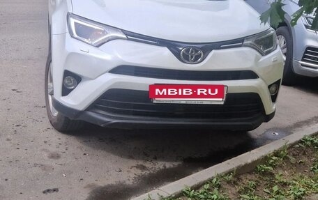 Toyota RAV4, 2019 год, 2 200 000 рублей, 2 фотография