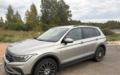 Volkswagen Tiguan II, 2022 год, 2 390 000 рублей, 1 фотография