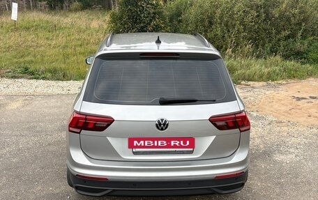 Volkswagen Tiguan II, 2022 год, 2 390 000 рублей, 4 фотография