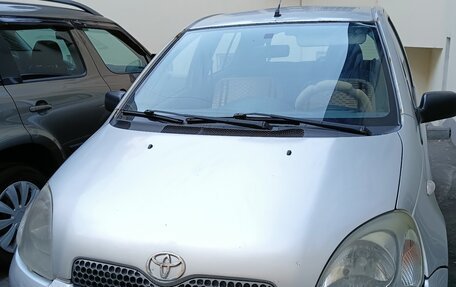 Toyota Yaris I рестайлинг, 2001 год, 200 000 рублей, 1 фотография