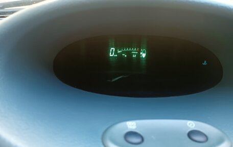 Toyota Yaris I рестайлинг, 2001 год, 200 000 рублей, 4 фотография