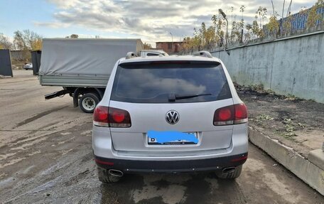 Volkswagen Touareg III, 2006 год, 850 000 рублей, 2 фотография