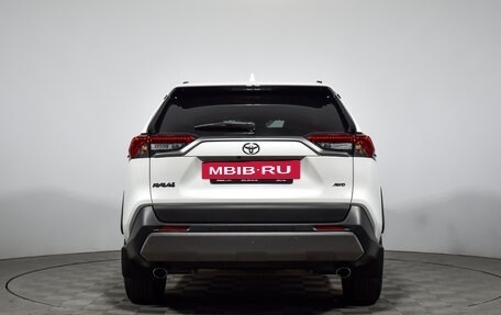 Toyota RAV4, 2019 год, 2 799 000 рублей, 4 фотография