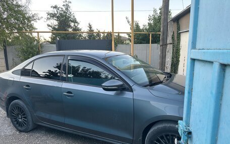Volkswagen Jetta VI, 2011 год, 1 000 000 рублей, 4 фотография
